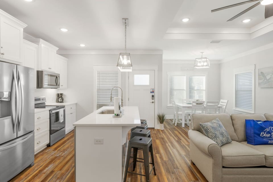 House, Multiple Beds, Patio, Garden View | Private kitchen | Fridge, microwave, oven, stovetop