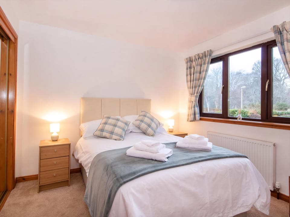 Double bedroom | Holm Dell Apartment, Inverness