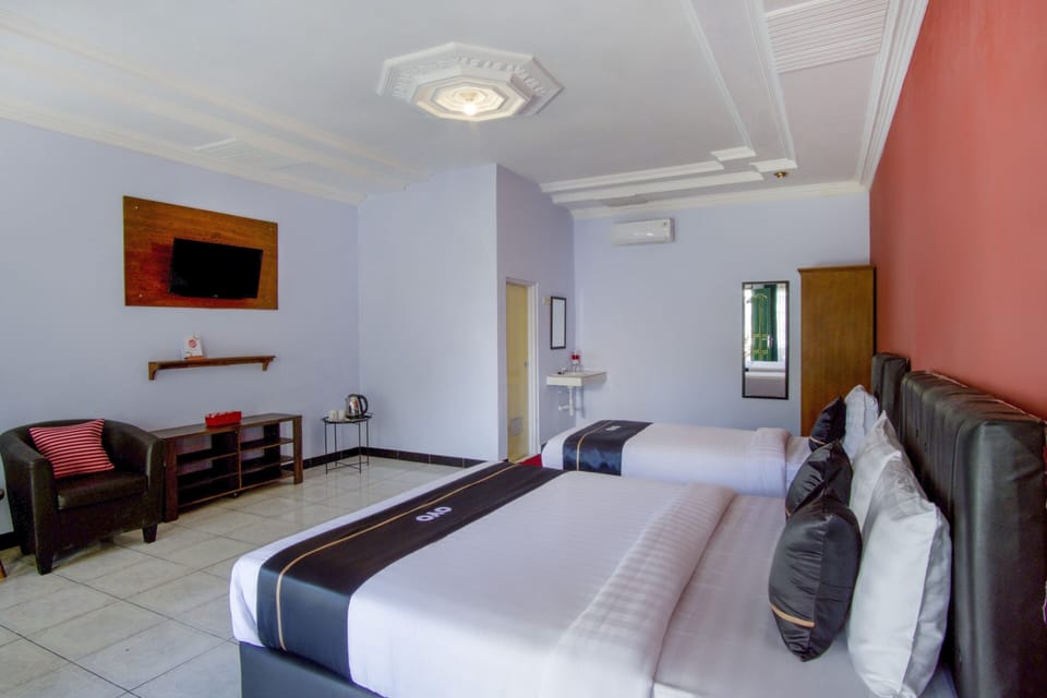 Family Double Room | Free WiFi, bed sheets