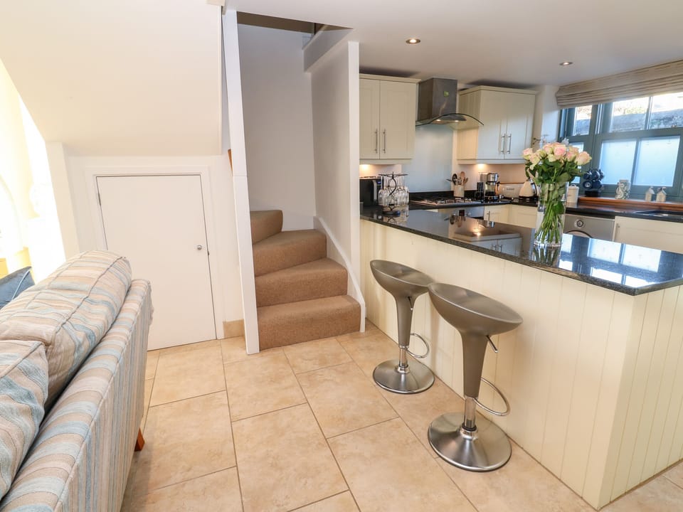 Fridge, dishwasher, cookware/dishes/utensils