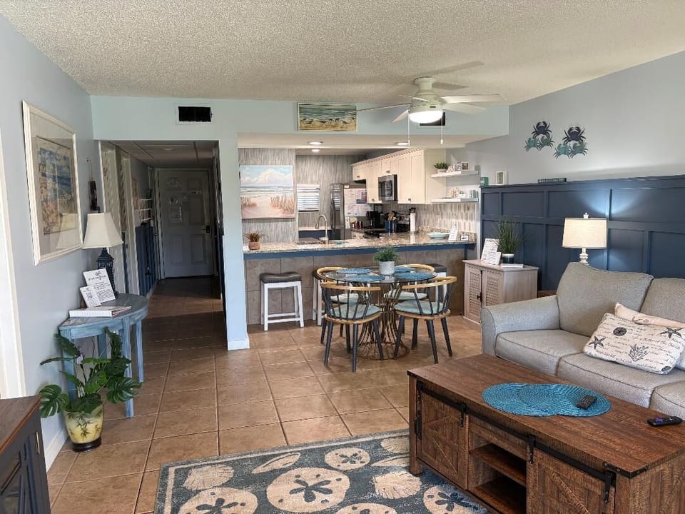 Living/Dining Room