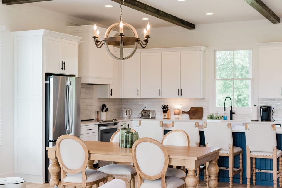 Cottage 6 | Private kitchen | Full-size fridge, microwave, oven, stovetop