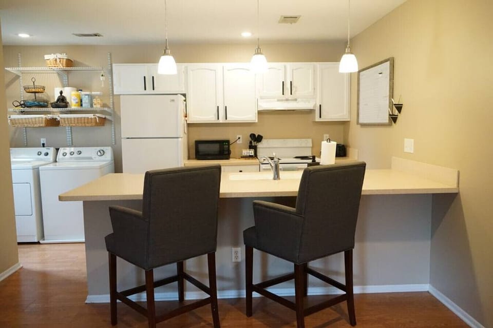 Enjoy your morning coffee at the breakfast bar or dining table.