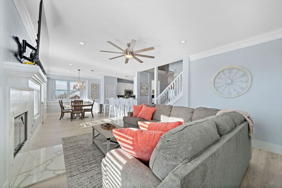 Open concept living room and dining area