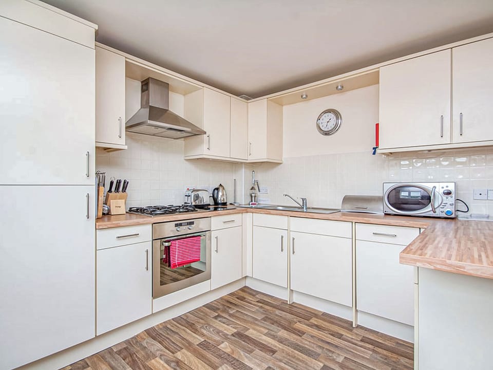 Kitchen | Mont Blanc Apartment, Aviemore