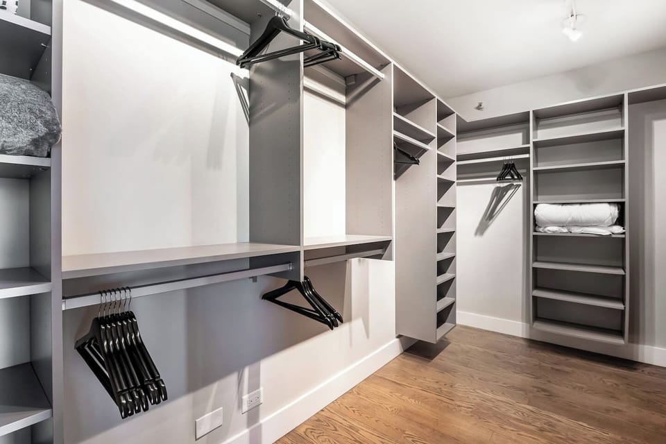 Spacious BIG Closet for longer term stays if needed.