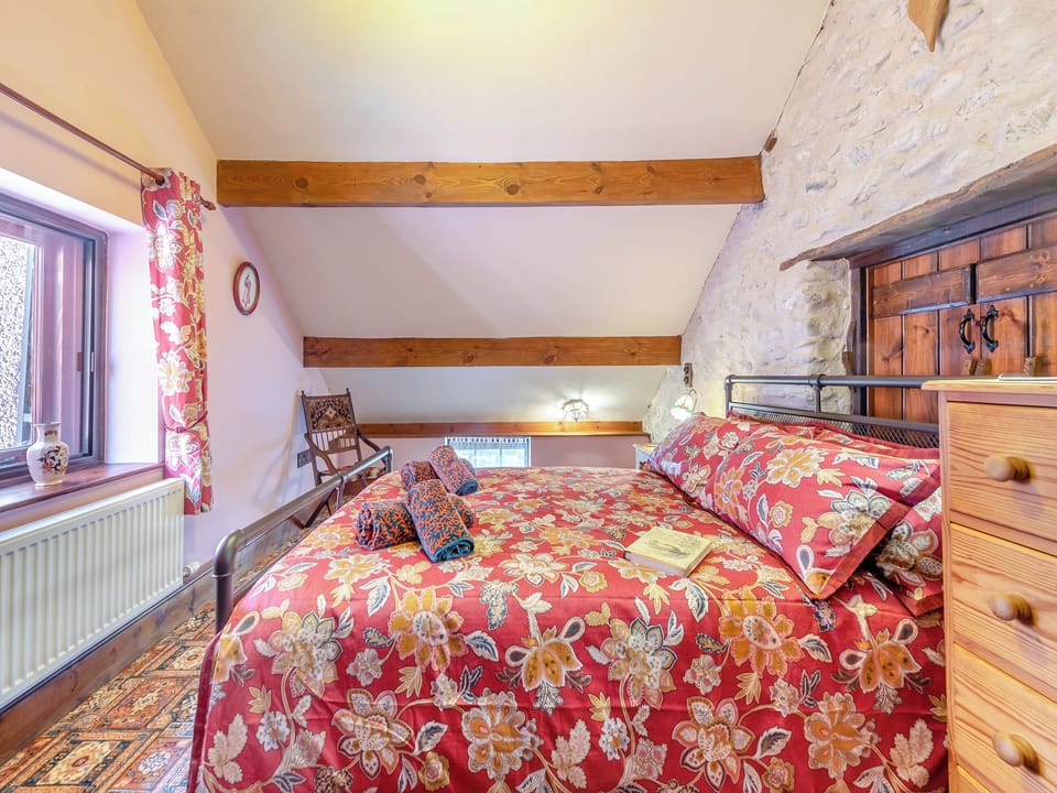 Double bedroom | Yr Hen Efail, Abergorlech