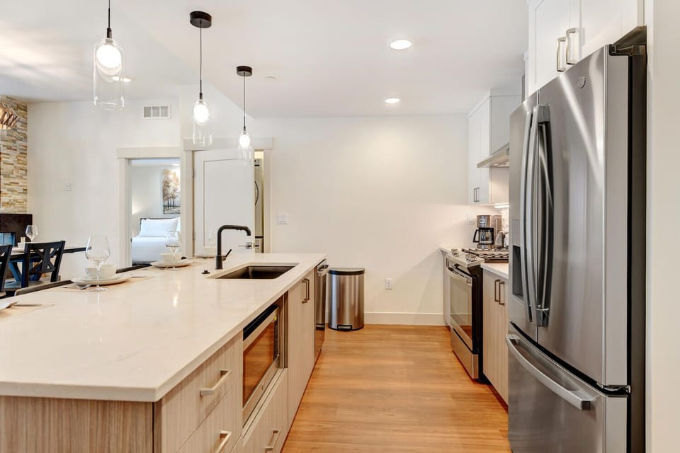 Beautiful Kitchen Includes White Granite Counters