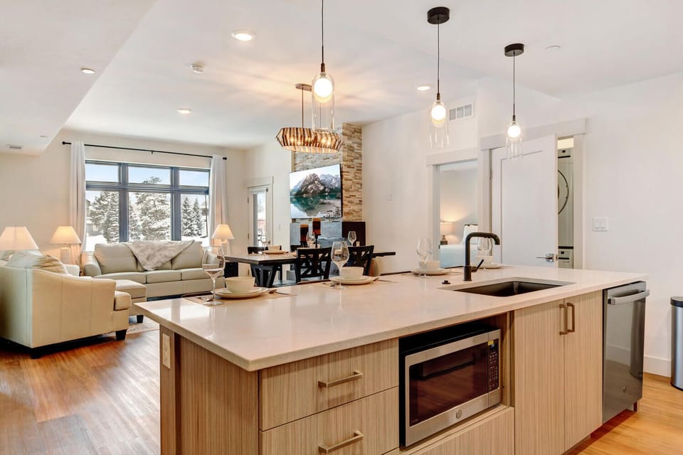 Beautiful Open Space For Entertaining