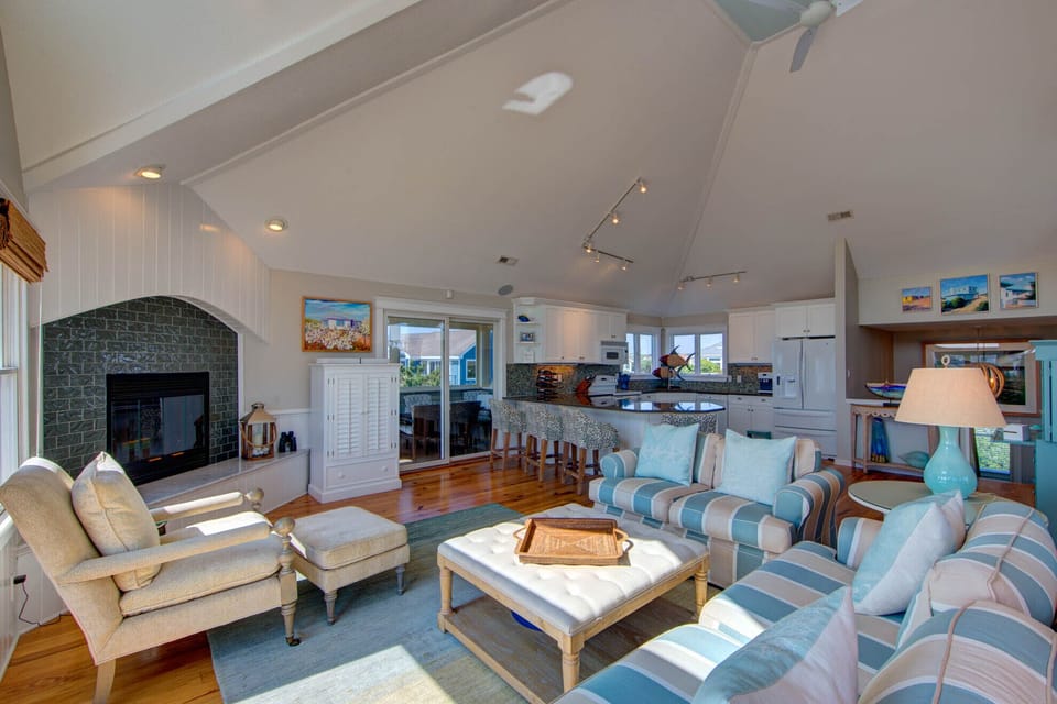 Living Area - Top Level