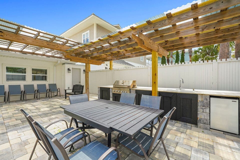 A Wave From It All - Miramar Beach - Outdoor Seating & Kitchen Area