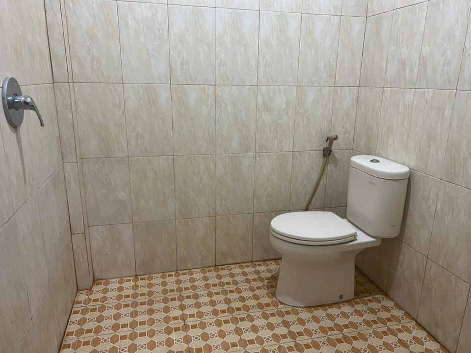 Standard Double Room | Bathroom | Shower, towels, soap