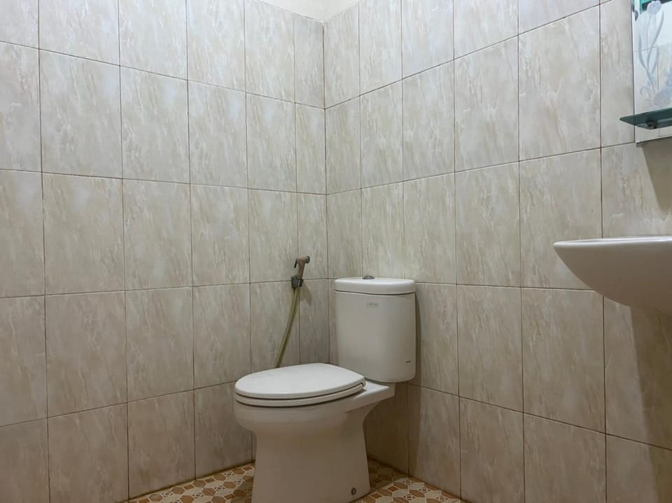 Standard Double Room | Bathroom | Shower, towels, soap