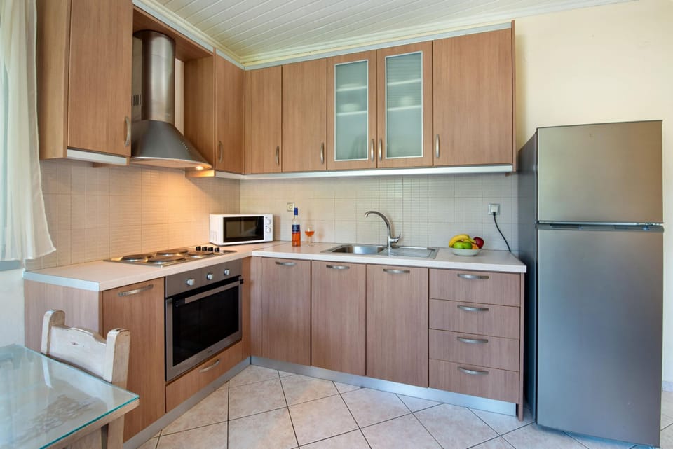 House, Smoking | 2 bedrooms, desk