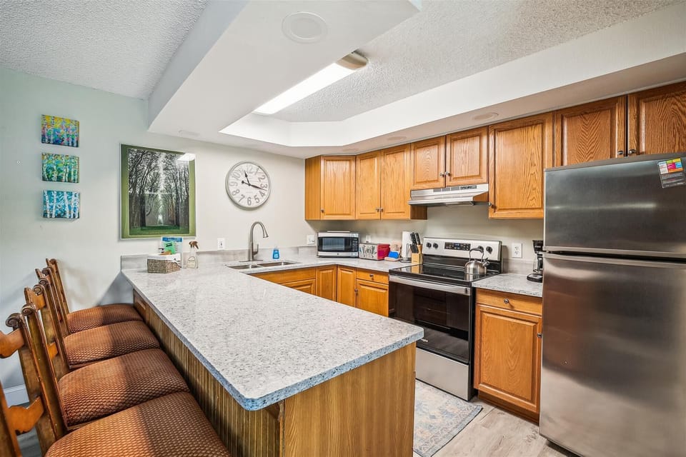 Kitchen / Bar Seating
