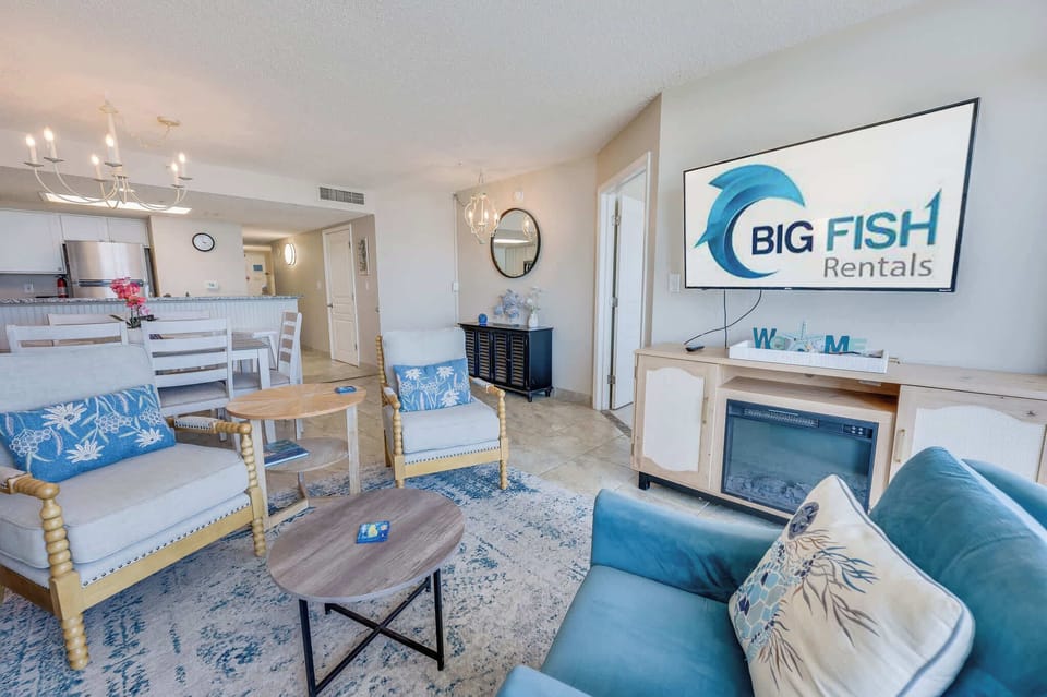 Amazing Living Room, Beautifully Decorated, Stunning Views🌊☀️
