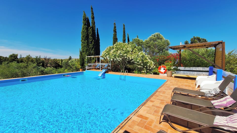 Quinta da Fornalha Farm Stay in Faro District