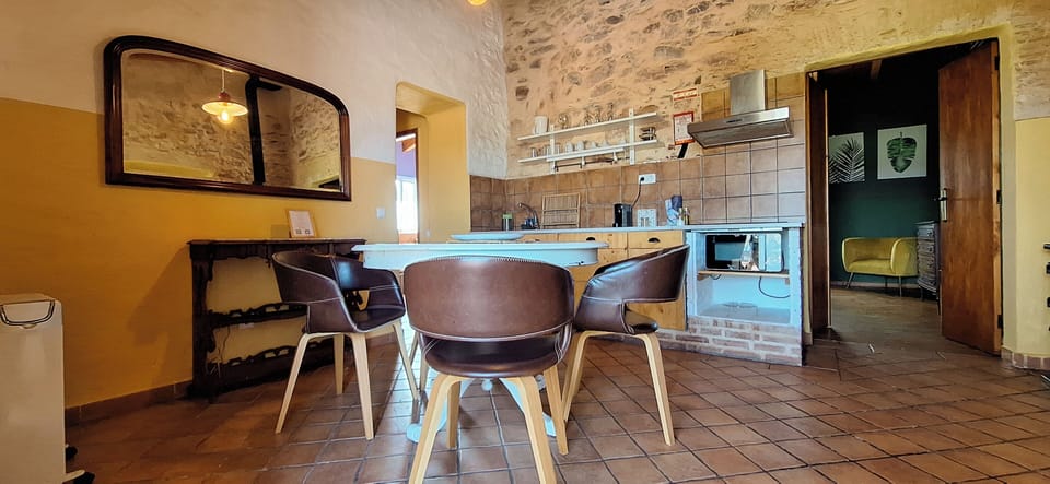 Classic Cottage, 1 Bedroom, Hill View | Private kitchenette | Stovetop, espresso maker, coffee/tea maker, electric kettle