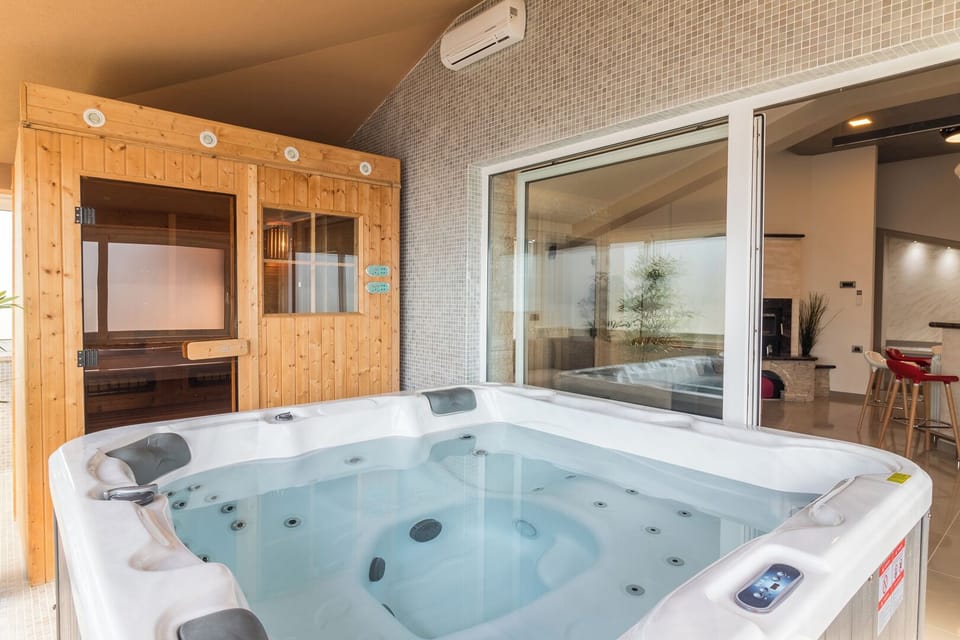 Indoor spa tub