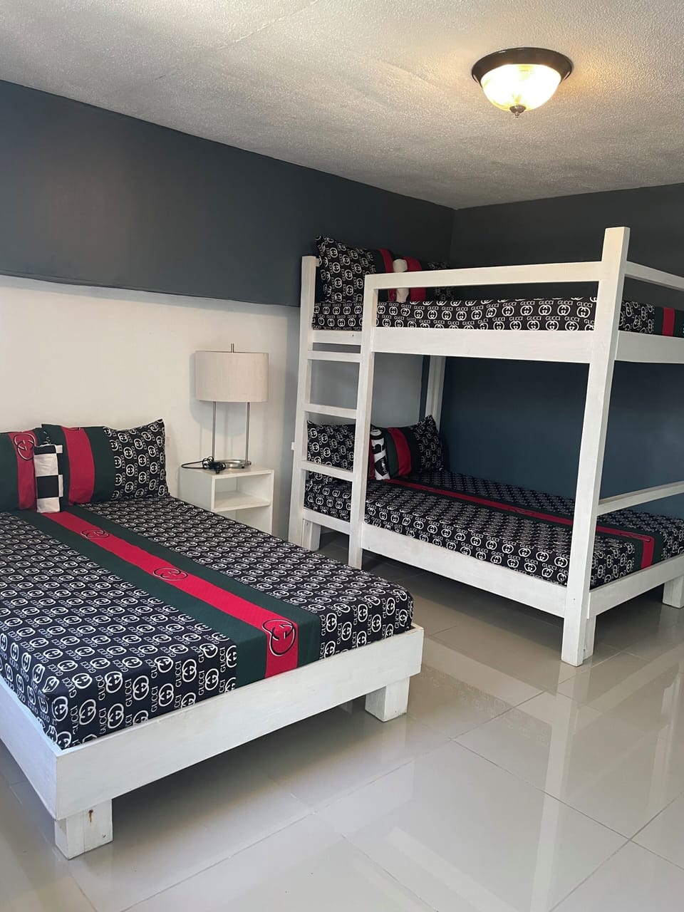 Family Room 5 to 6 people | Desk, soundproofing, free WiFi