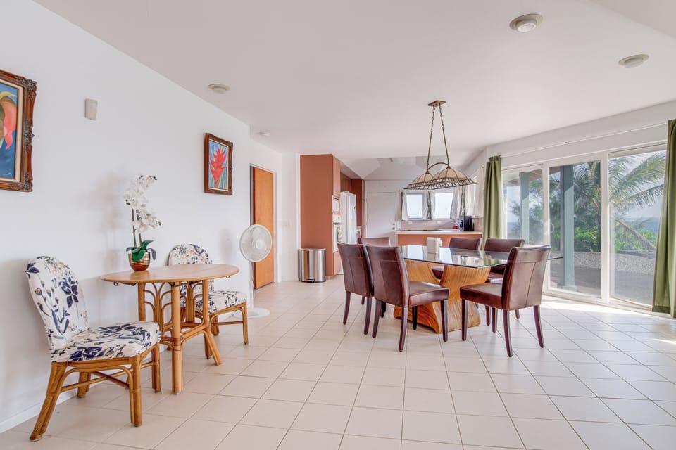 House (5 Bedrooms) | Interior