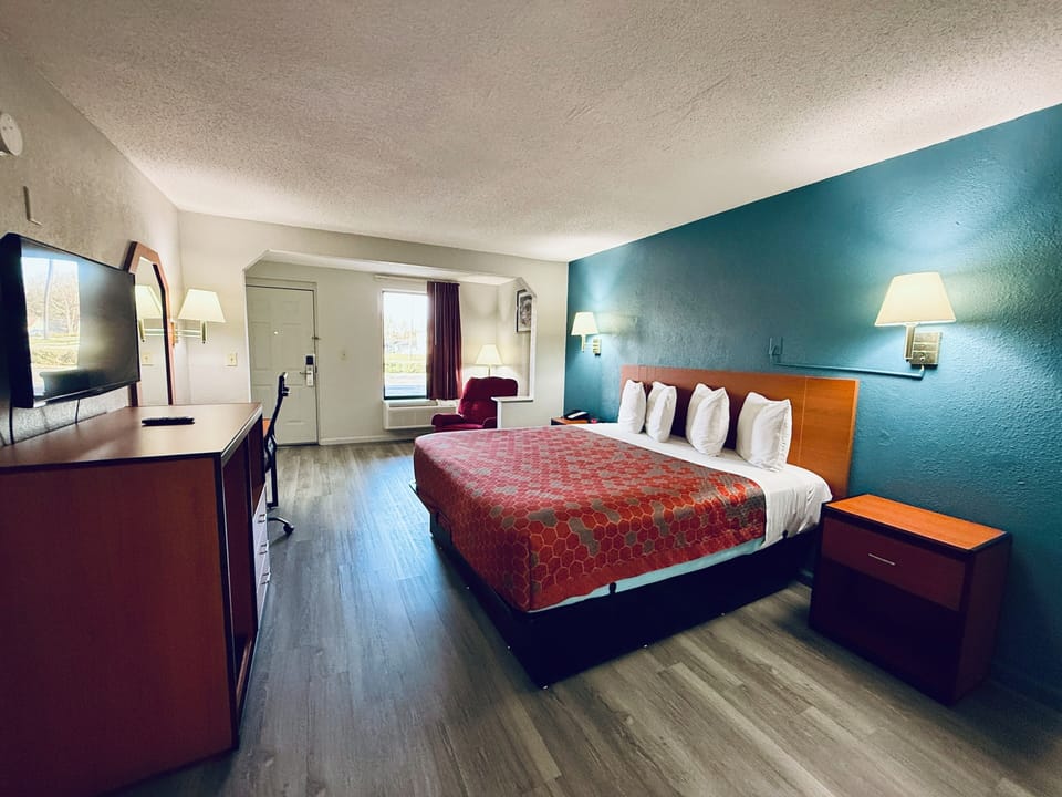 Standard Room, Smoking | Desk, free WiFi, bed sheets