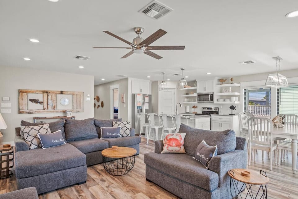 Spacious Main Living Room