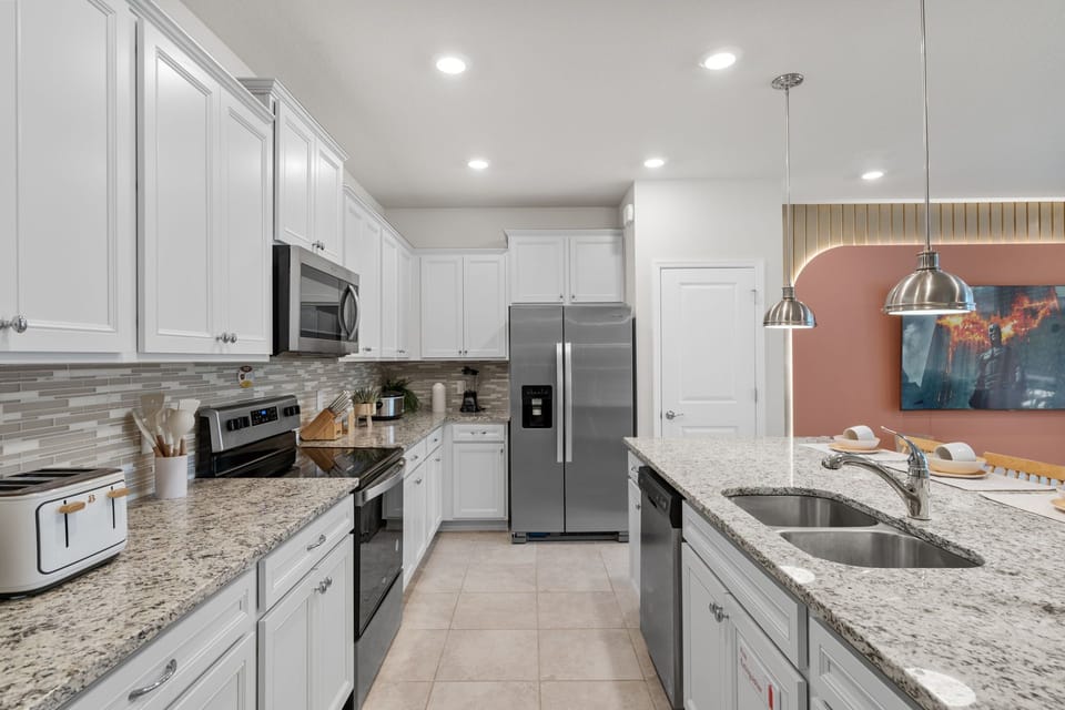 Fully equipped kitchen.