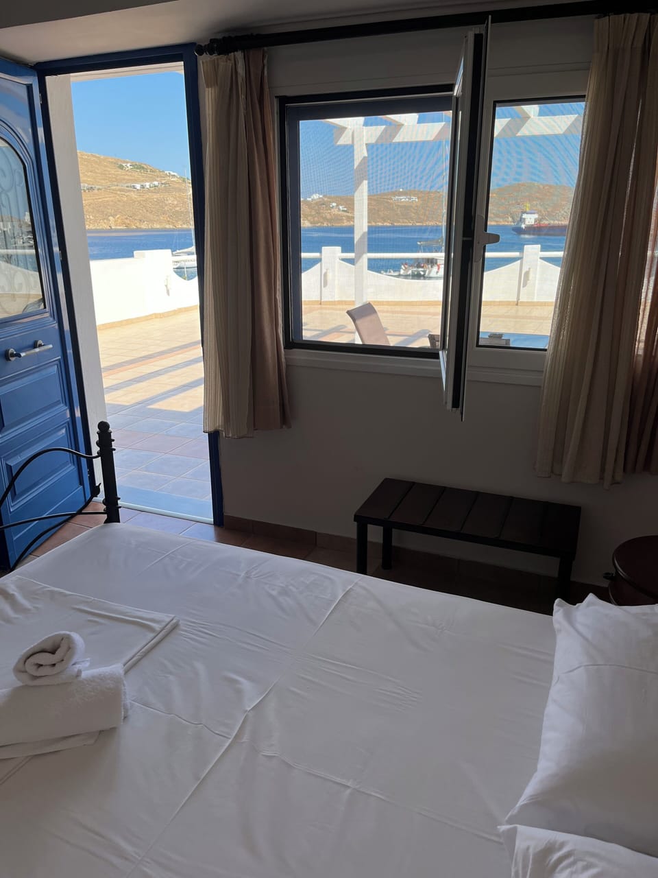 Deluxe Triple Room | In-room safe, iron/ironing board (on request), WiFi (free)