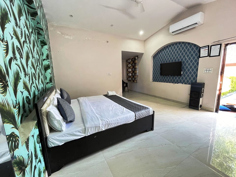 Luxury Villa | 2 bedrooms, individually furnished, laptop workspace, free WiFi