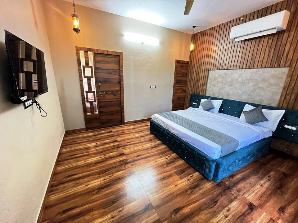 Luxury Villa | 2 bedrooms, individually furnished, laptop workspace, free WiFi