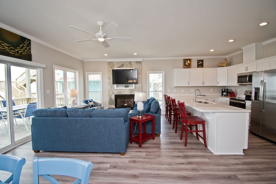 Level One Living and Kitchen
