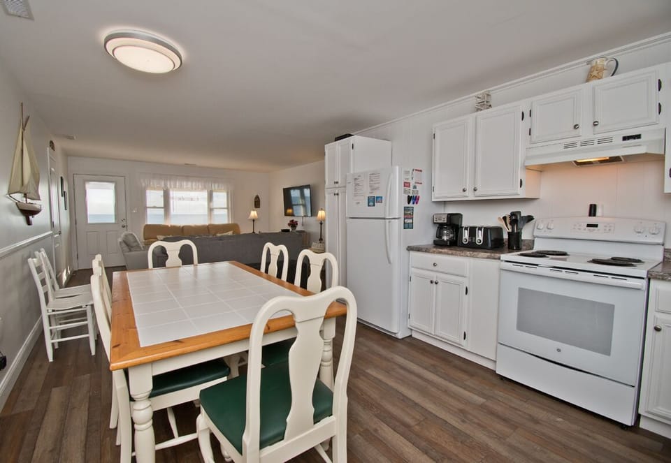 Dining / Kitchen