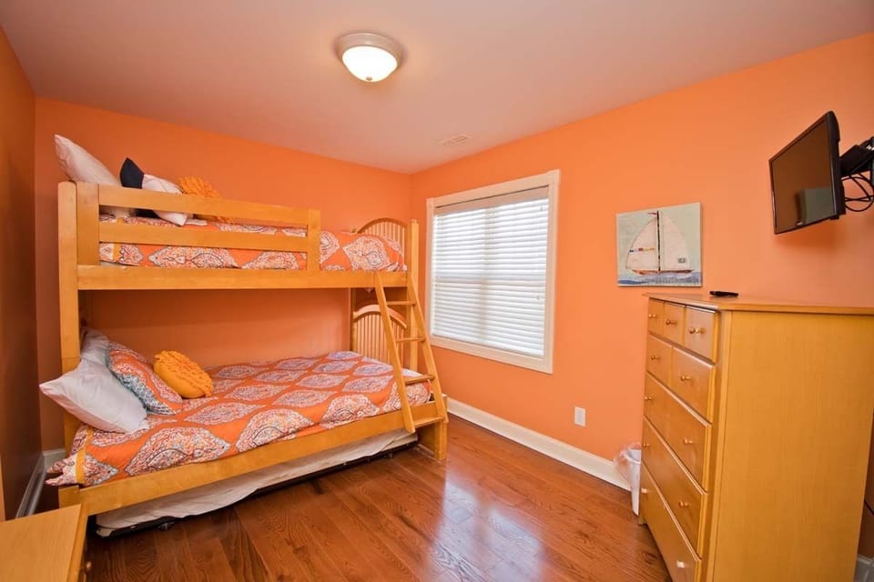 Level Two Bedroom with Double/Twin Bunk