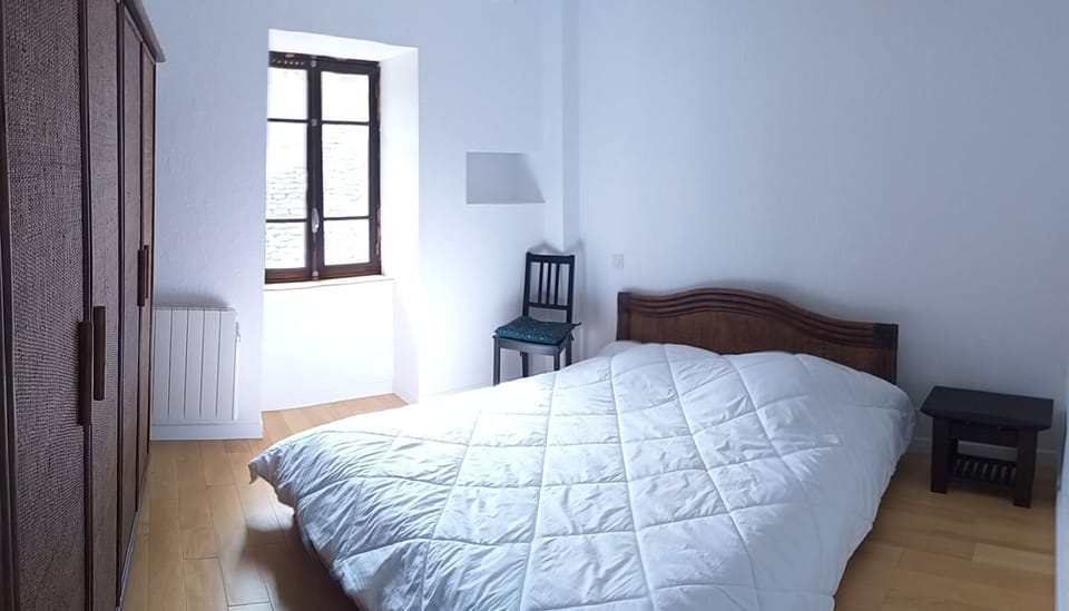 Classic Room | 2 bedrooms, iron/ironing board, free WiFi