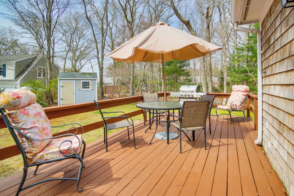Furnished Deck | Gas Grill