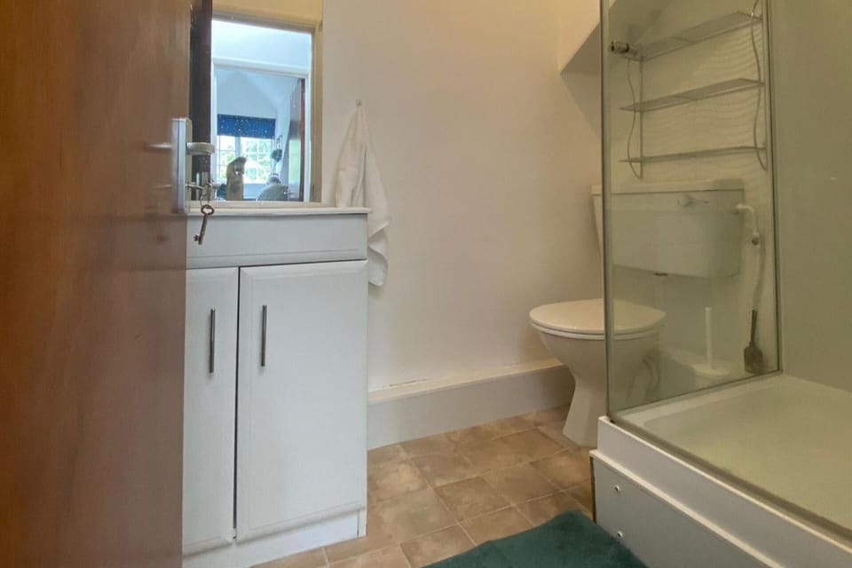 Apartment - Sleeps 4 & Excellent Transport Links Apartment in London Borough of Richmond upon Thames