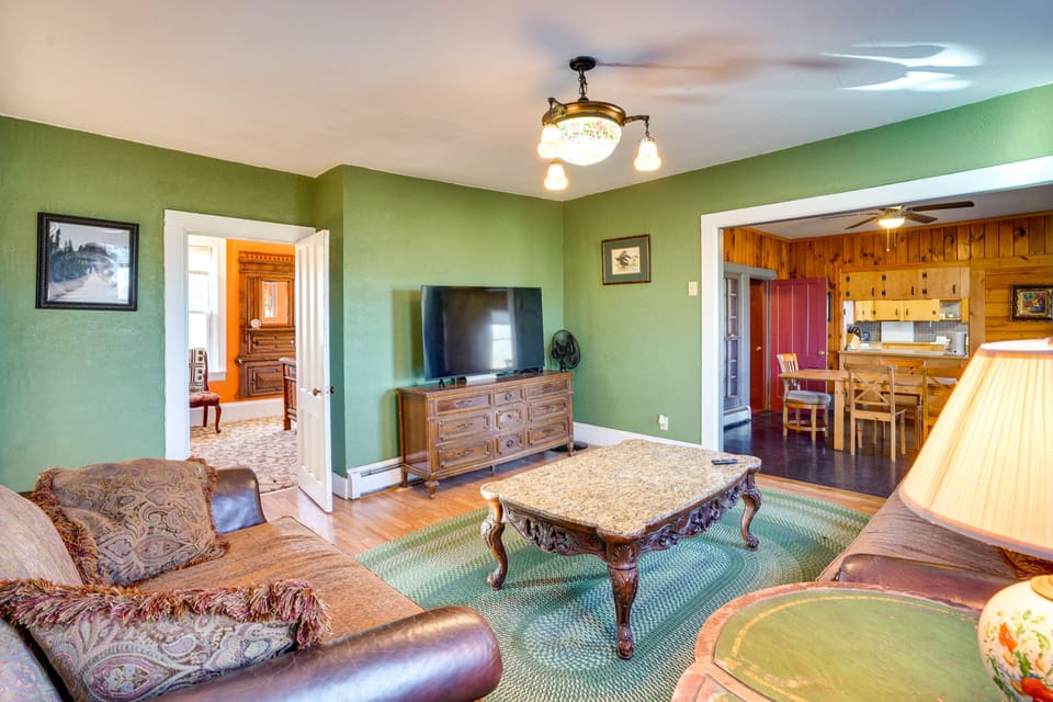 Living Room | Smart TV