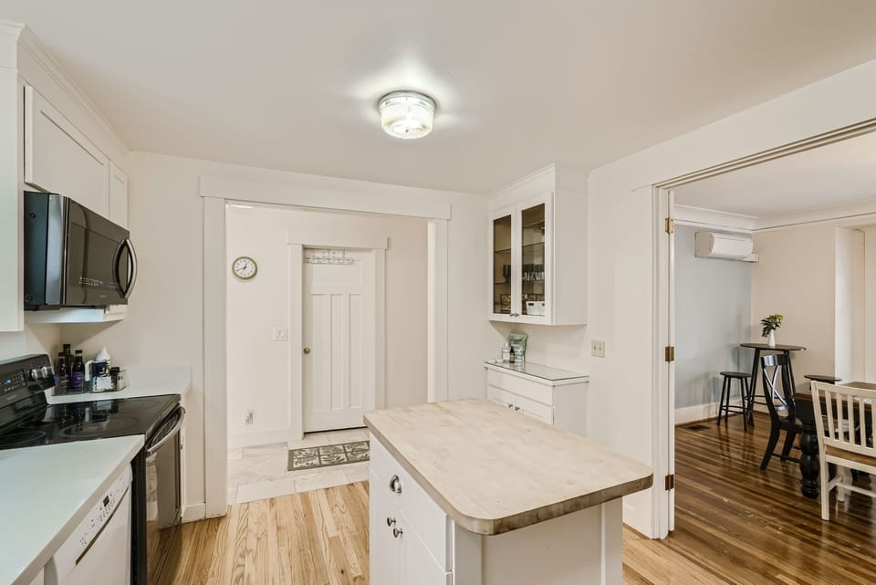 Kitchen area with counter