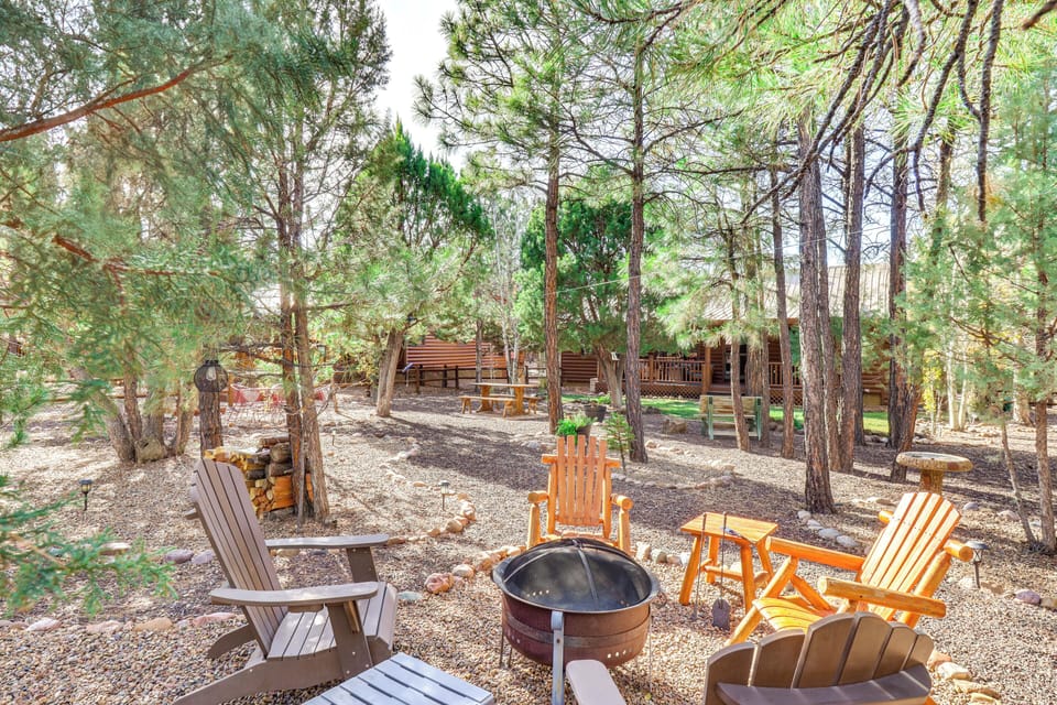 Backyard | Wood-Burning Fire Pit (Wood Provided) | Horseshoes