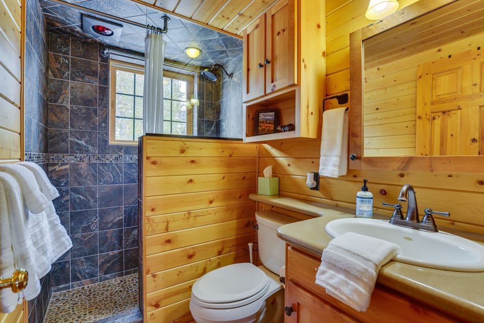 Full Bathroom | 1st Floor