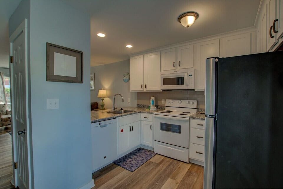 21-372 E Beach Blvd Unit 7 21