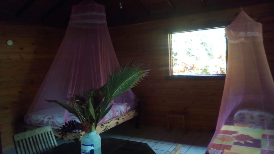 Traditional Cottage, 1 Bedroom, Private Bathroom, Mountain View | Free WiFi, bed sheets