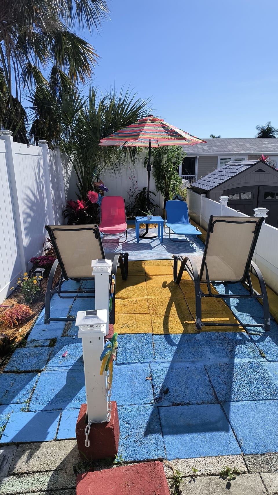 Upper sun deck
