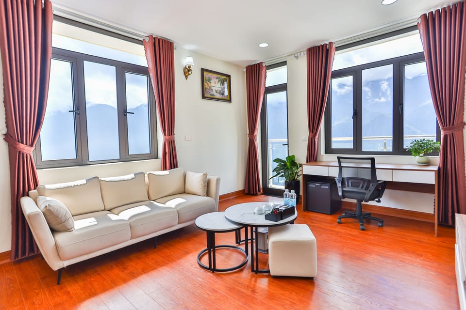 Junior Suite | Premium bedding, down comforters, minibar, individually furnished