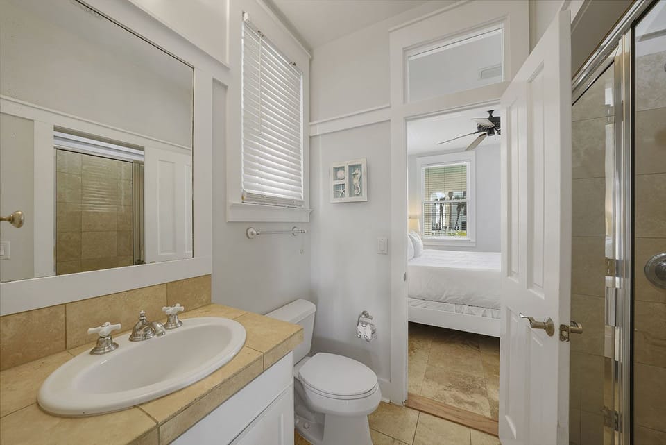 Frangista Jewel - Miramar Beach - Bathroom
