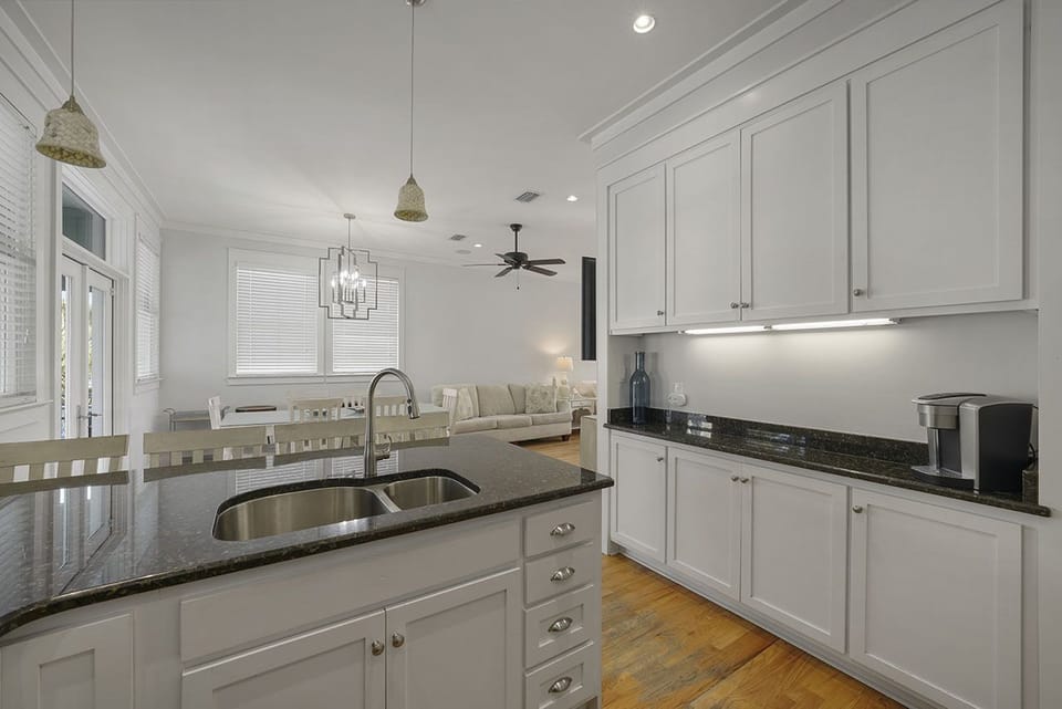 Frangista Jewel - Miramar Beach - Kitchen & Dining Room