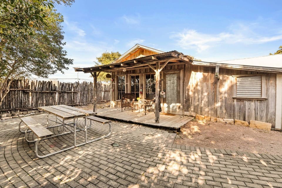 Picture a secluded spot surrounded by history, where you can relish a meal al fresco or simply unwind in the fresh air.