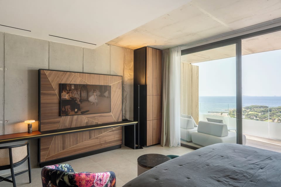 Superior Suite | Premium bedding, in-room safe, laptop workspace, soundproofing