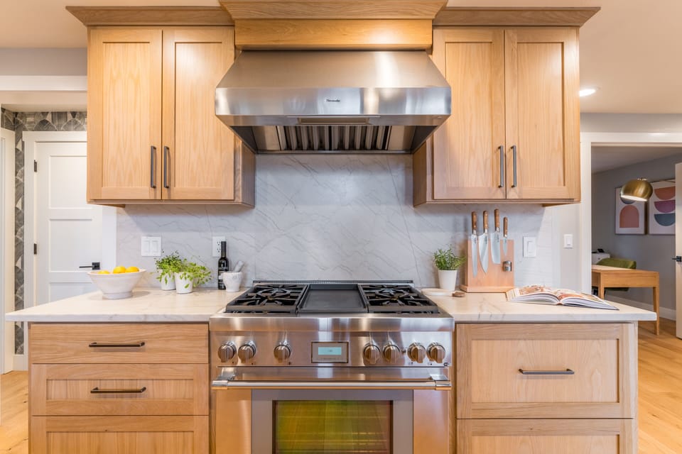 Gas range.